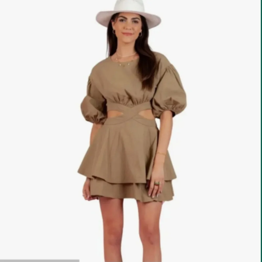 Nwt VICI Puff Sleeve Mini Cutout Dress small 4 olive green - Picture 4 of 13